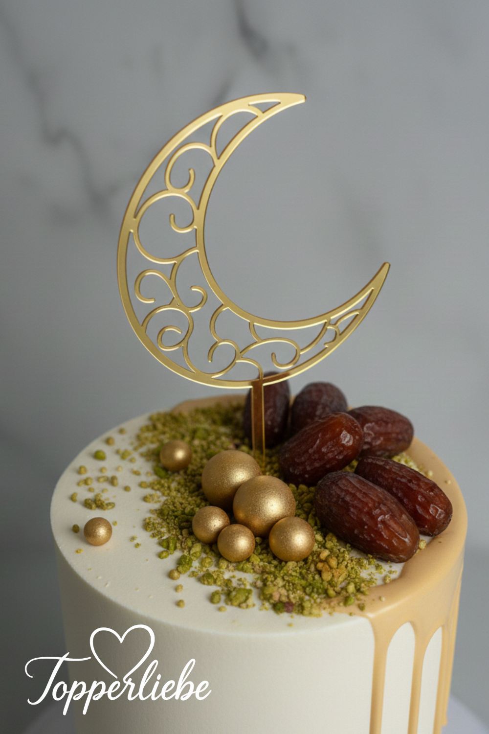 Halbmond Cake Topper auf festlicher Torte – Eid Mubarak Ramadan