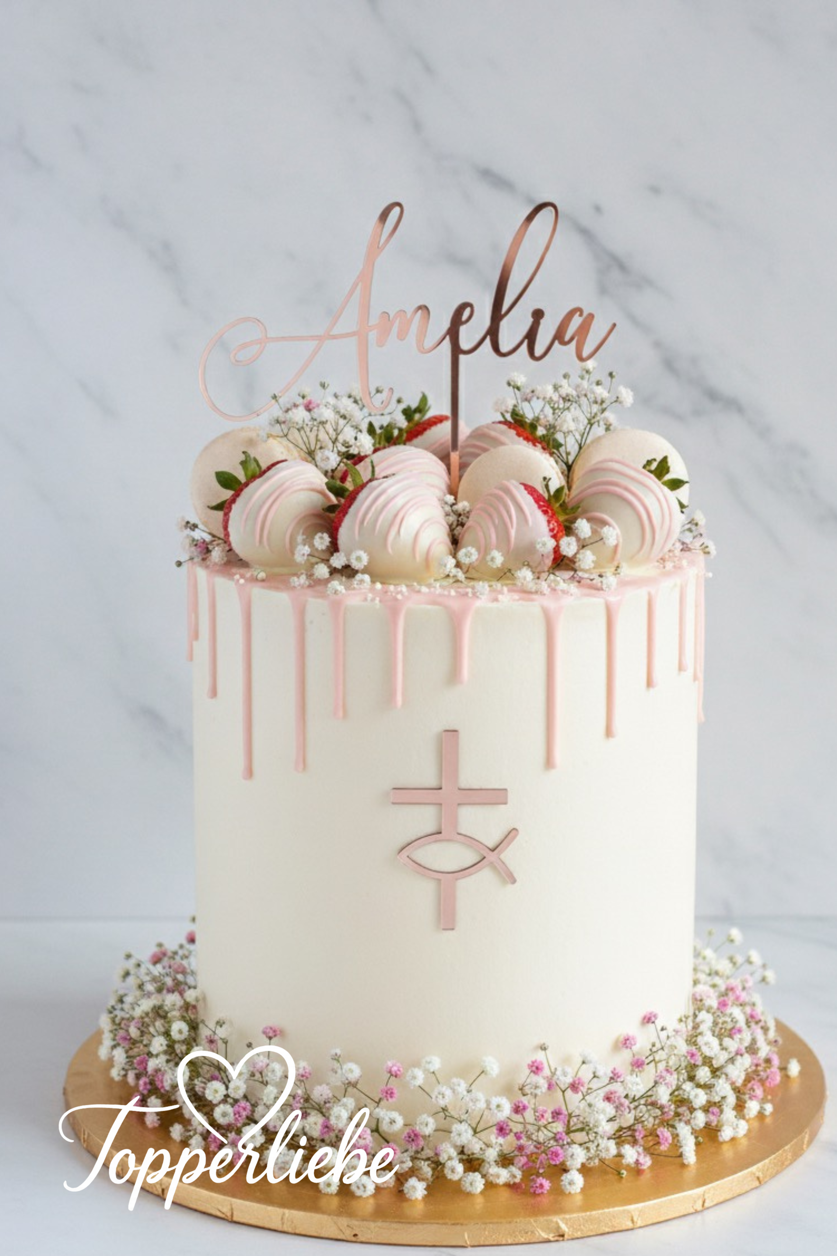 Dekor Kreuz mit Fischsymbol in Spiegelacryl Gold – religiöses Motiv für Taufe oder Kommunion, seitlich am weißen Tort platziert – Topperliebe