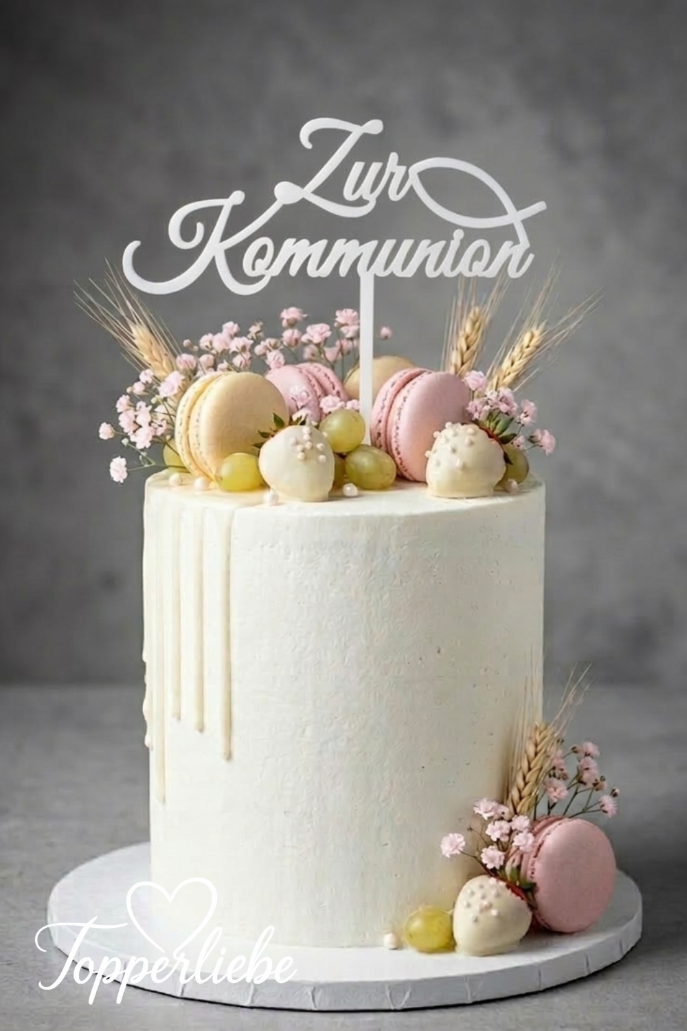 Tortentopper Zur Kommunion mit Fisch aus Holz auf einer Torte