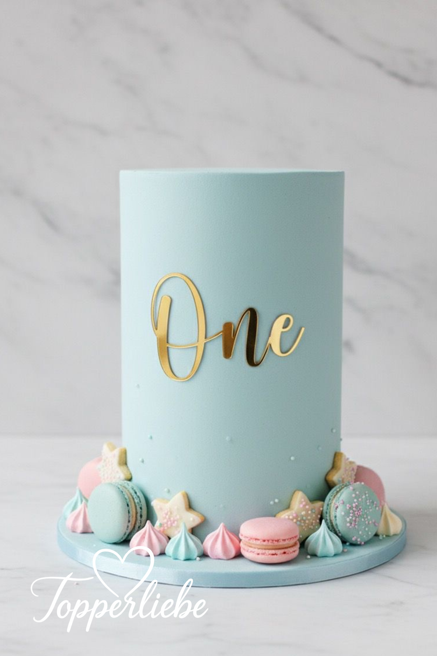 Tortendekor mit Schriftzug „One“ – elegante Tortendekoration zum ersten Geburtstag von Topperliebe