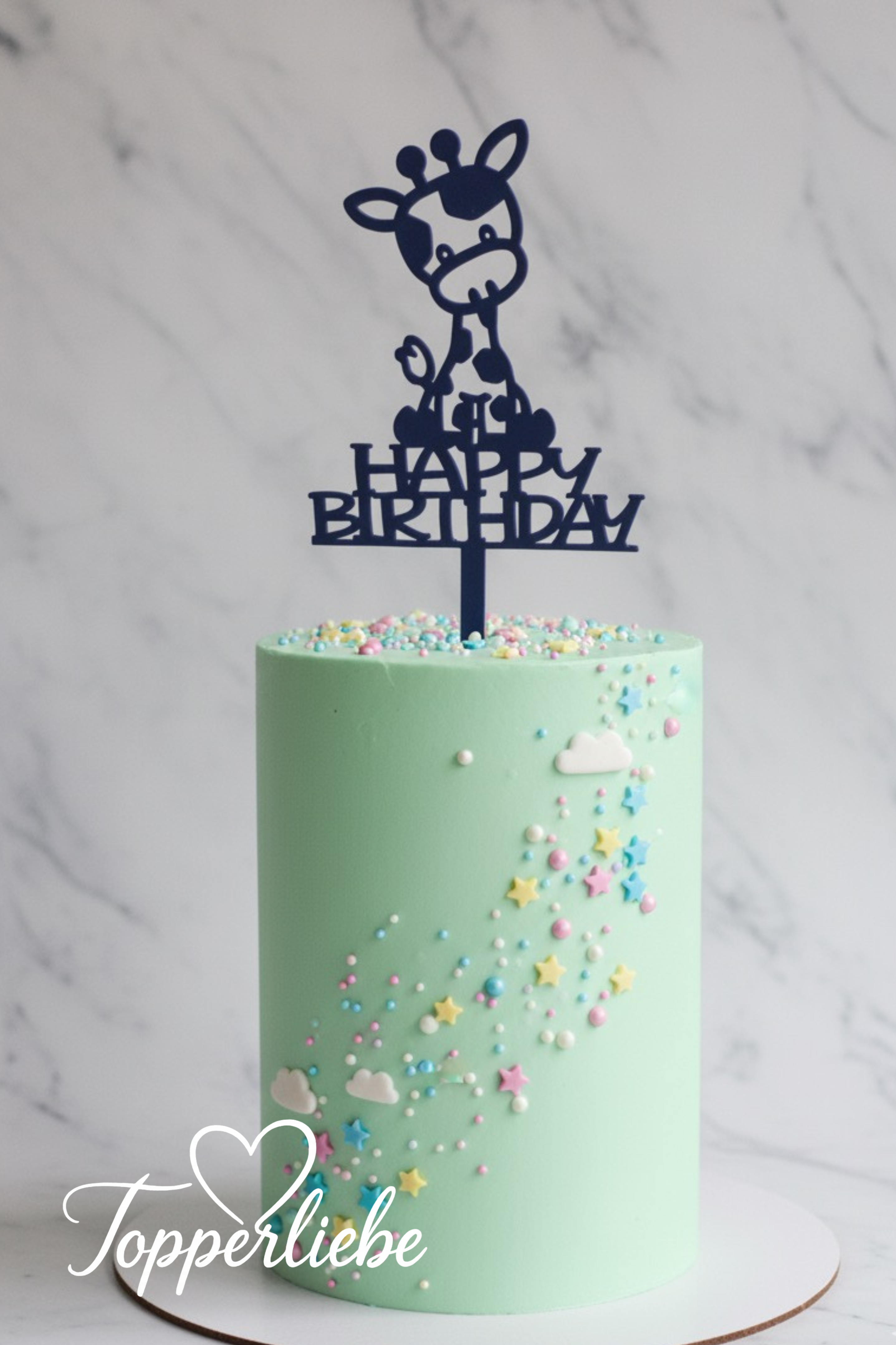 Happy Birthday Topper mit Giraffe auf grünem Kuchen – liebevolle Tortendeko von Topperliebe