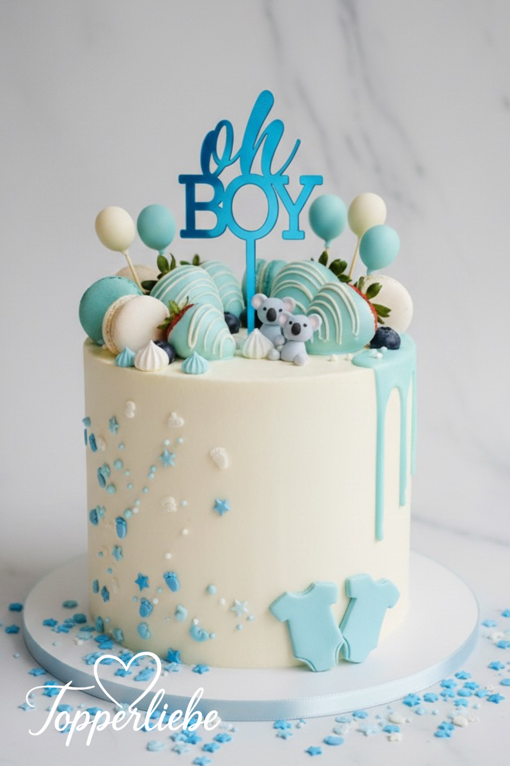 Torte mit „Oh Boy“ Topper in Blau – elegante Tortendeko für Babyshower oder Taufe eines Jungen, hergestellt von Topperliebe.