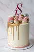 Eleganter Zahl Torten Topper in 1- oder 2-stelliger Form auf modernem Drip Cake – Topperliebe